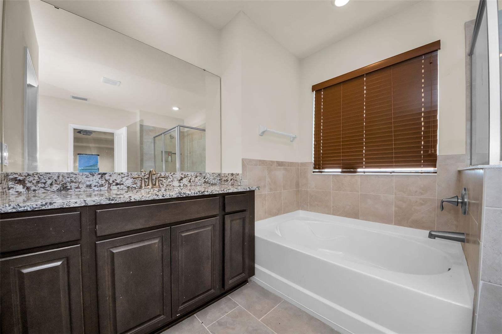 MANGROVE MANOR PH 1 - Residential