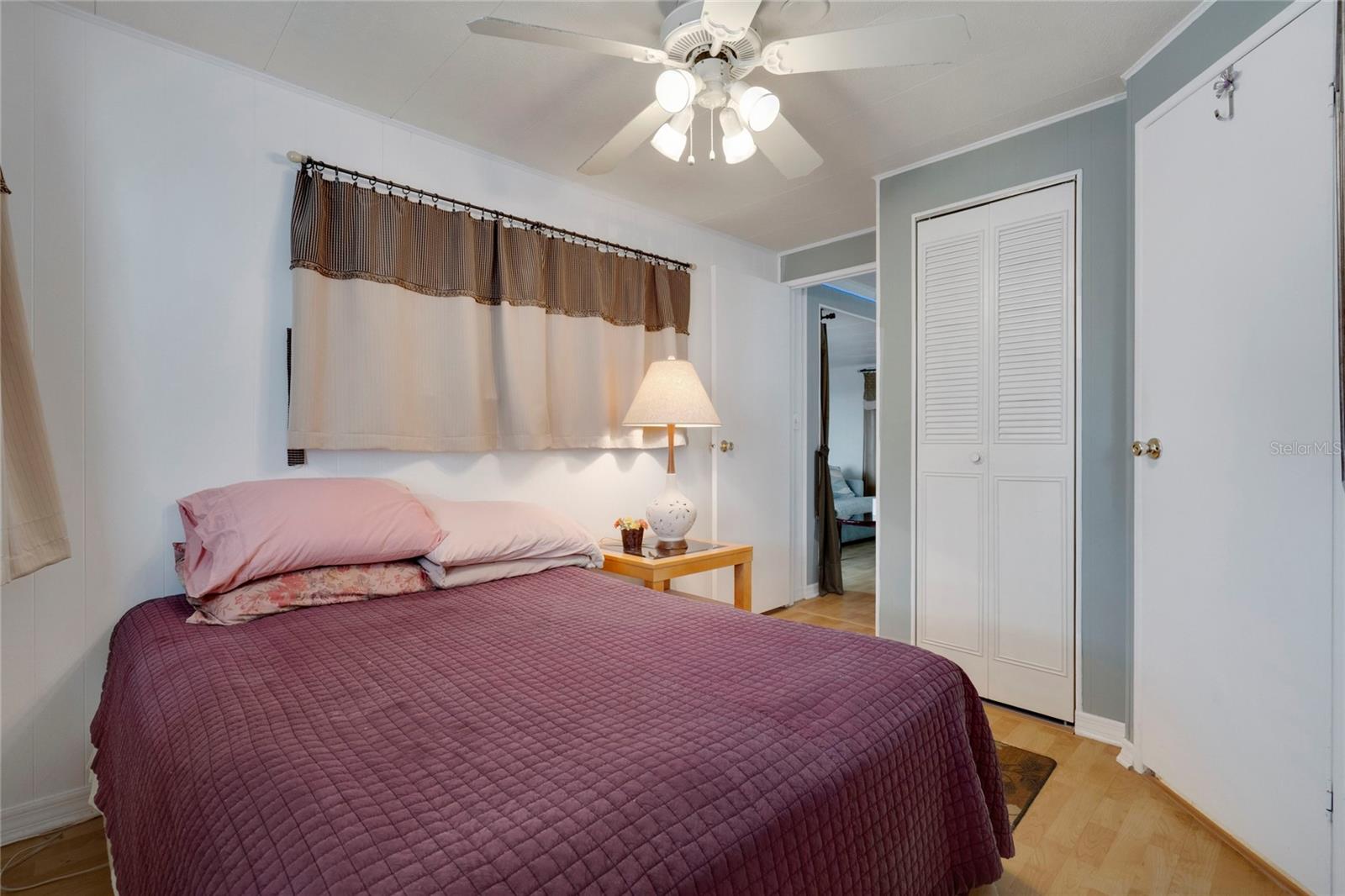 OAKWOOD MANOR - Residential