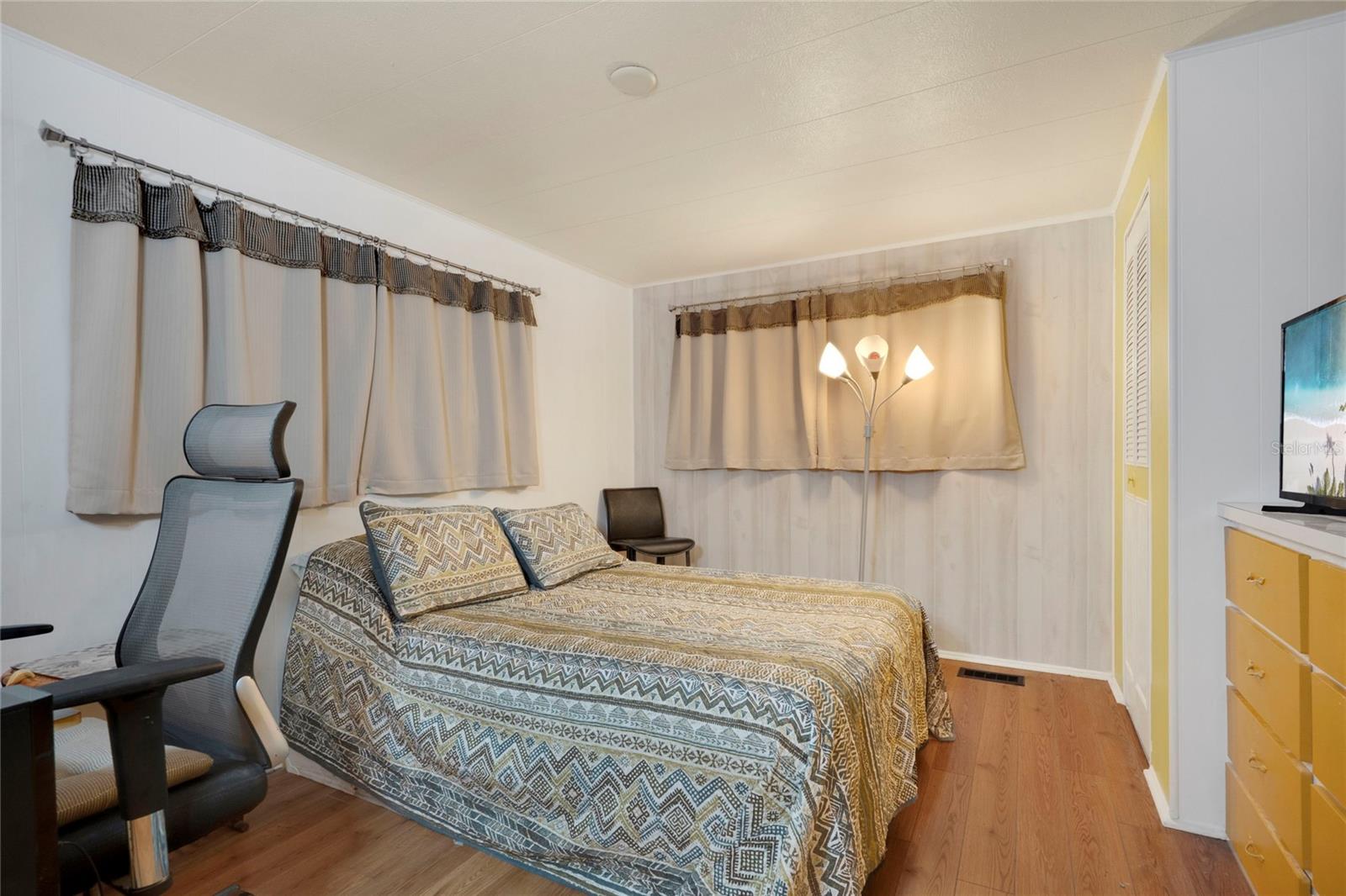OAKWOOD MANOR - Residential