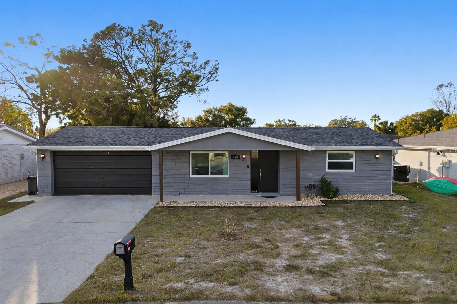 REGENCY PARK - Residential