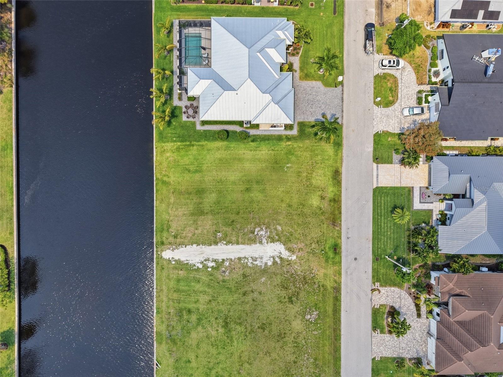 PUNTA GORDA ISLES SEC 24 - Land