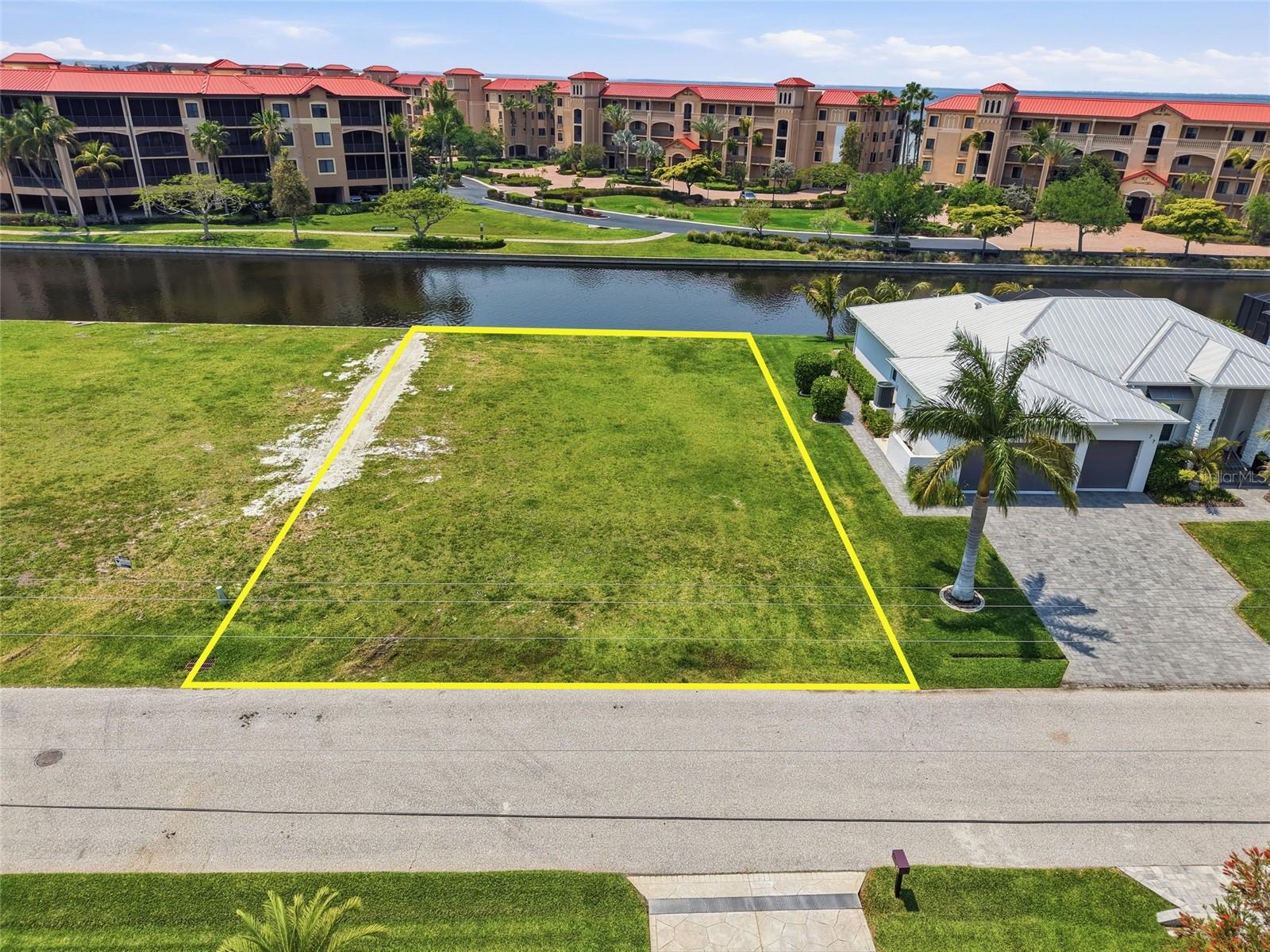 PUNTA GORDA ISLES SEC 24 - Land