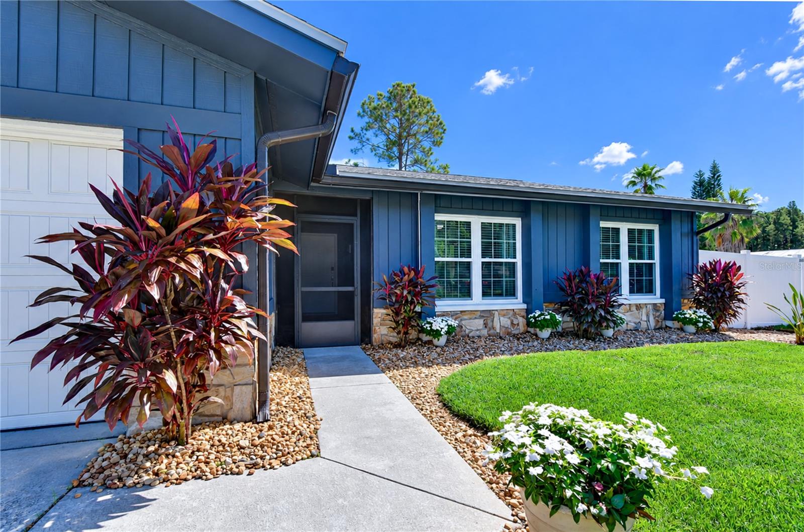 16201 PARKSIDE DRIVE