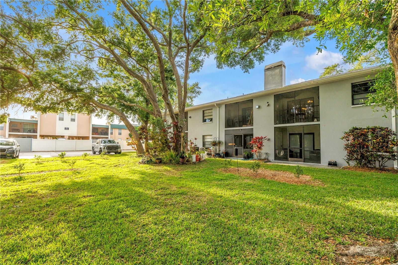 OAKS OF SEMINOLE CONDO - Residential