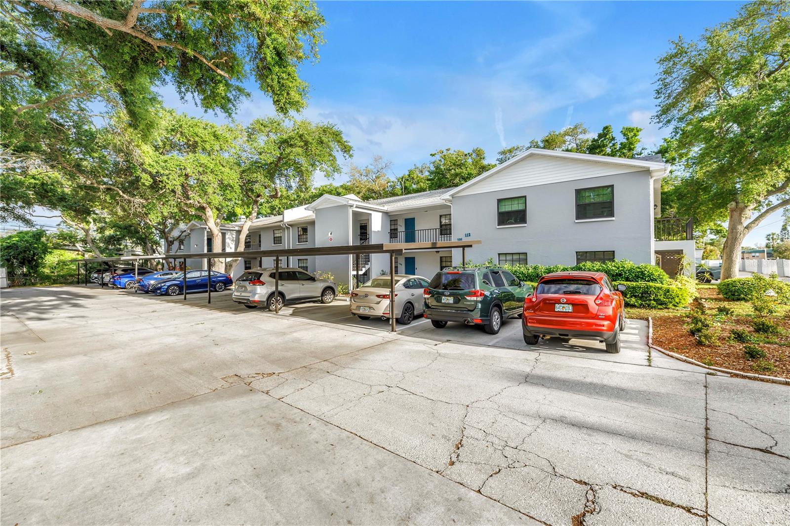 OAKS OF SEMINOLE CONDO - Residential