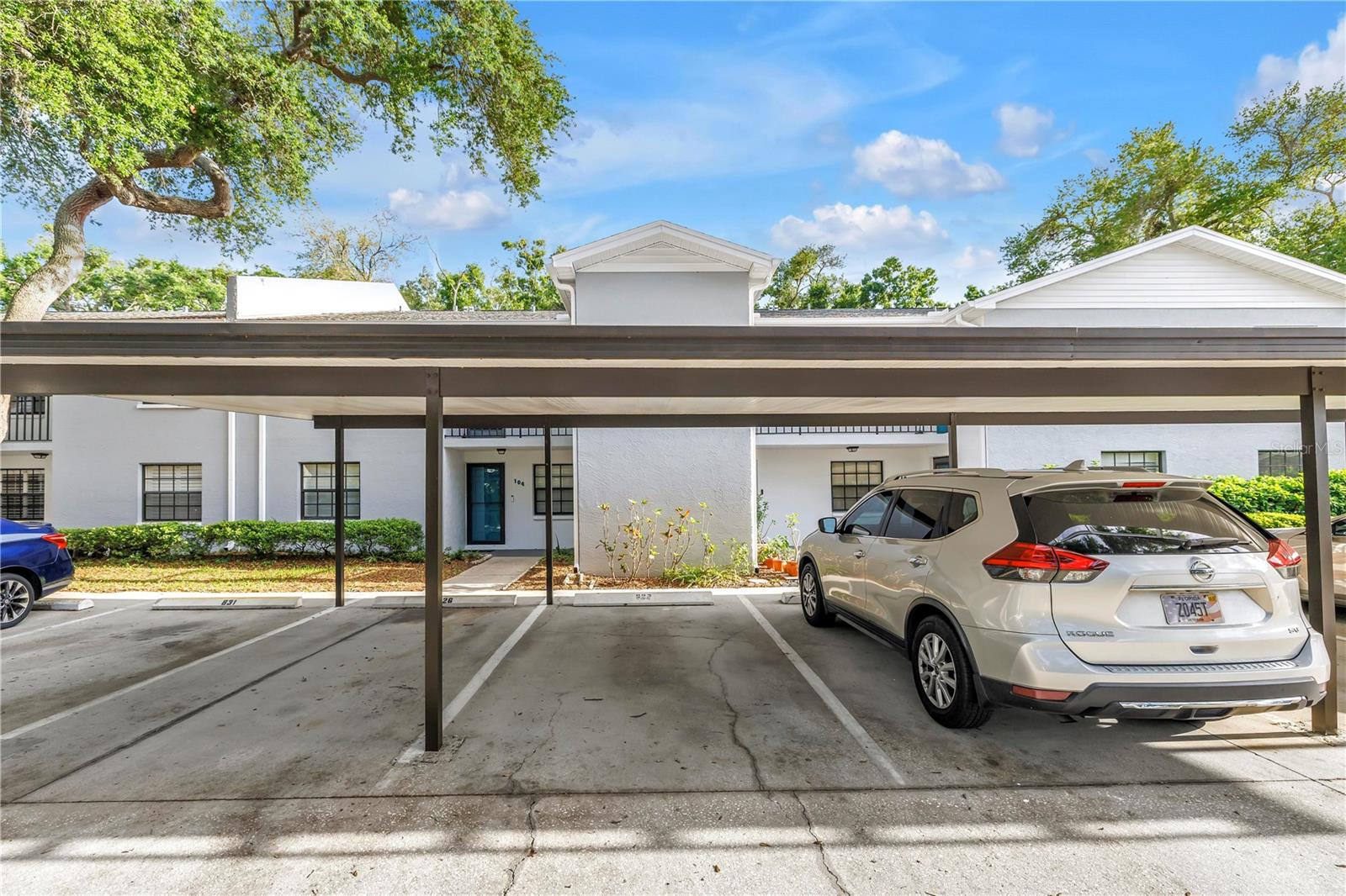 OAKS OF SEMINOLE CONDO - Residential