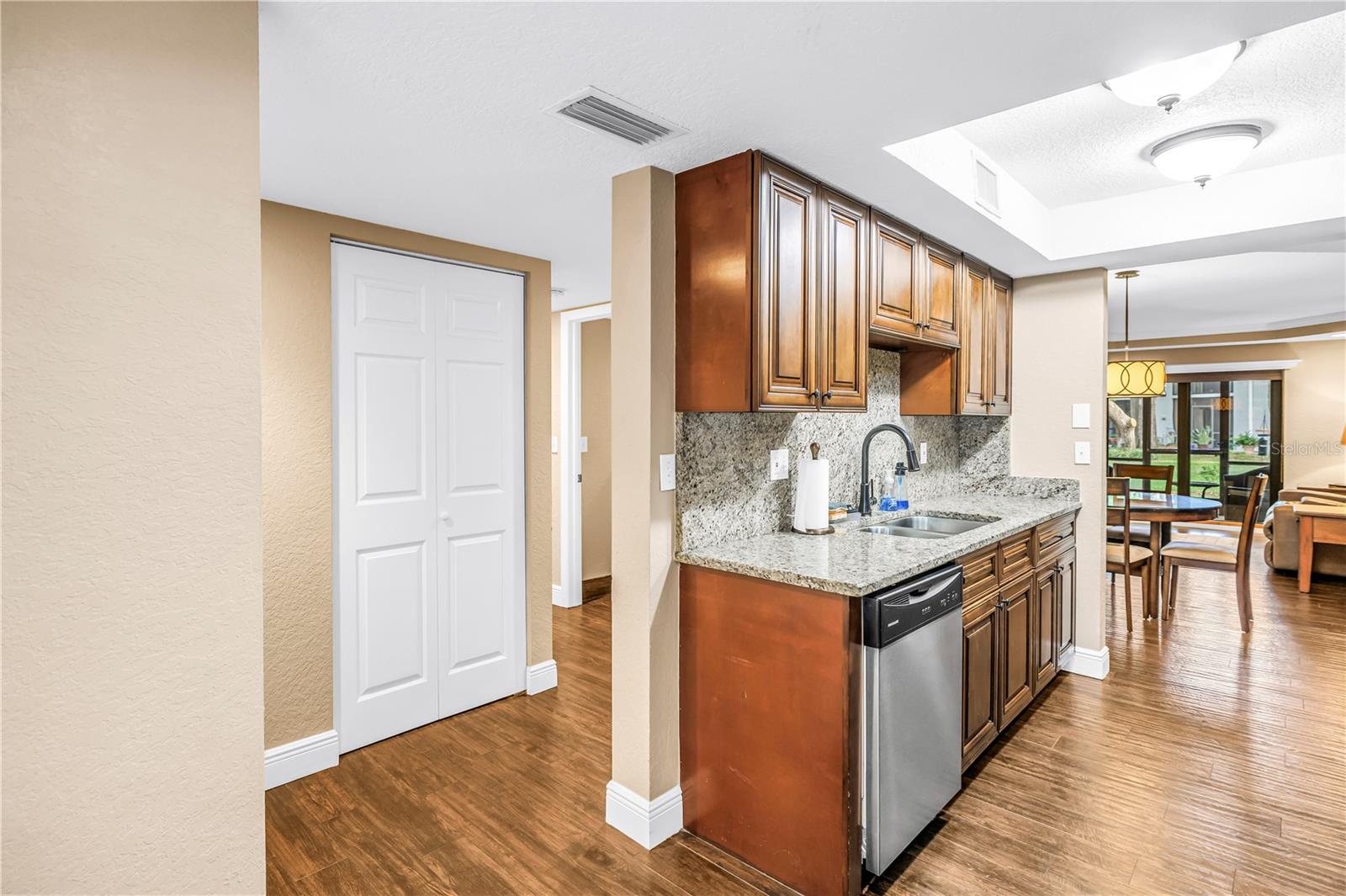 OAKS OF SEMINOLE CONDO - Residential