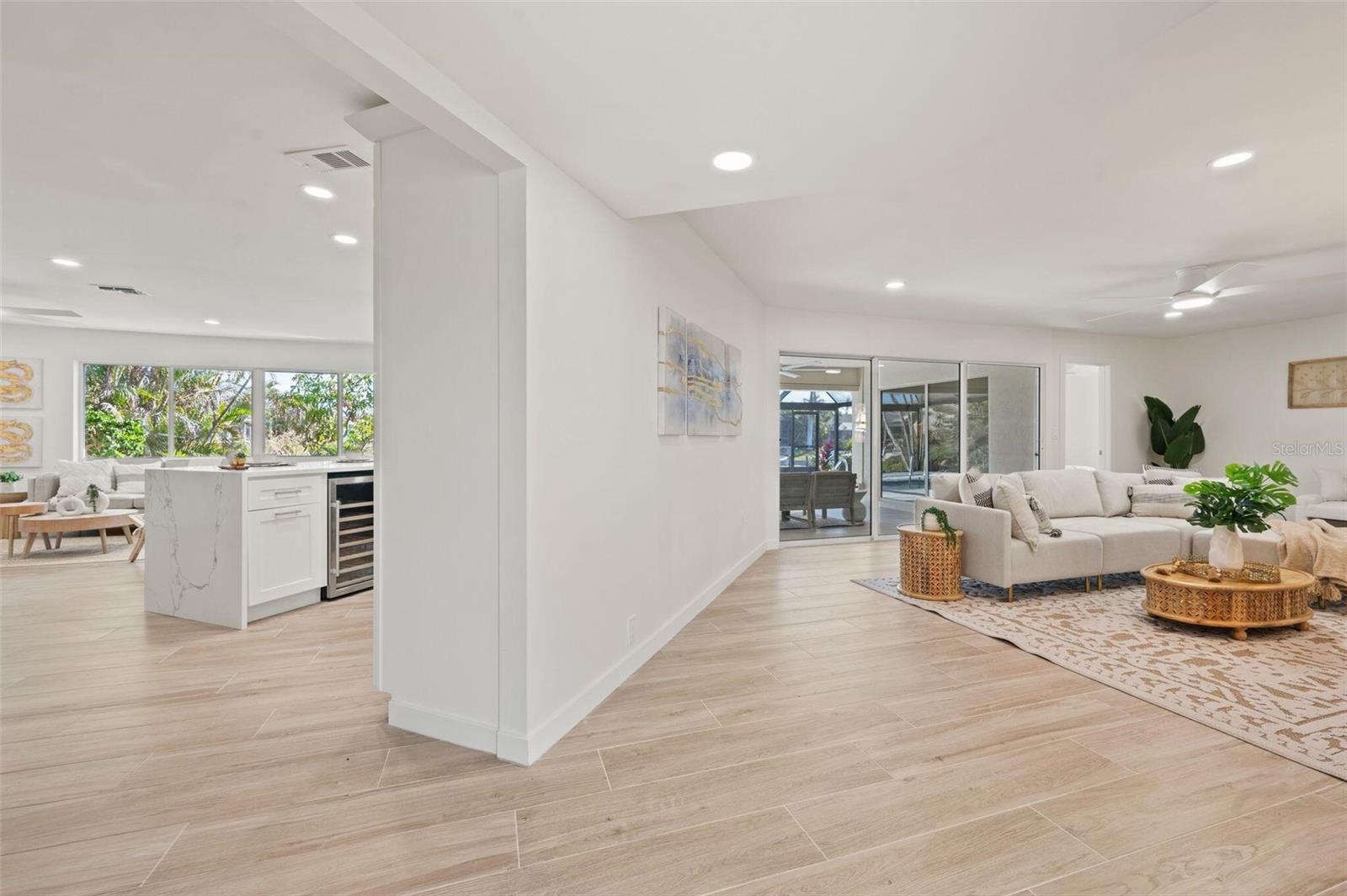 210 DIVINCI DRIVE