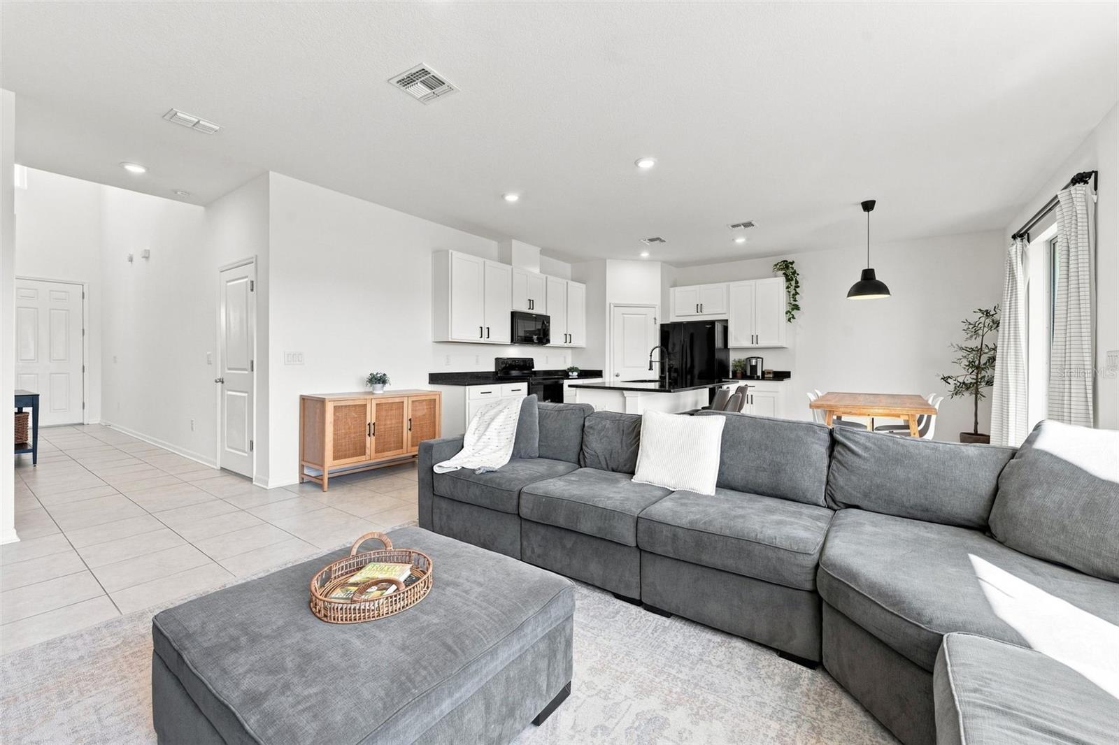 34103 WHITE FOUNTAIN COURT