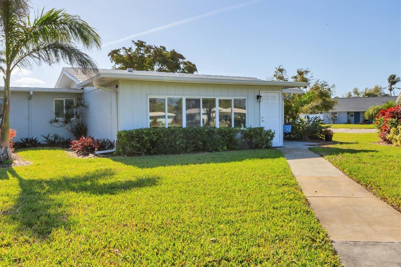 VILLAGE GREEN OF BRADENTON SEC 3 - Residential