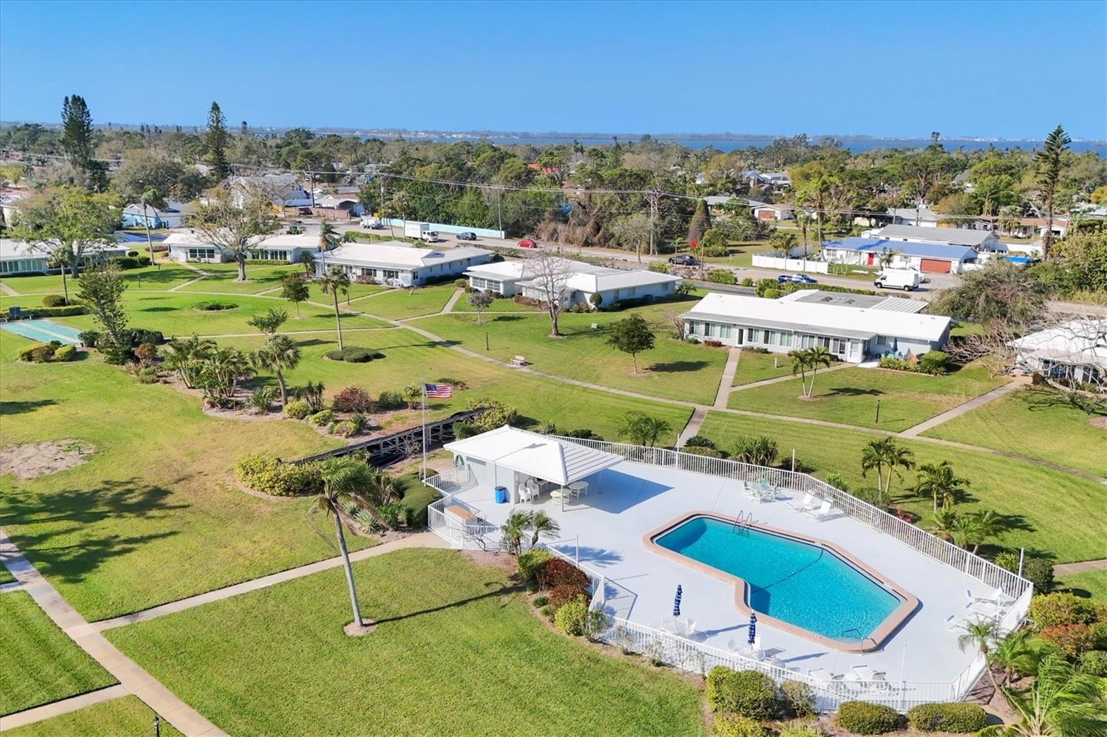 VILLAGE GREEN OF BRADENTON SEC 3 - Residential