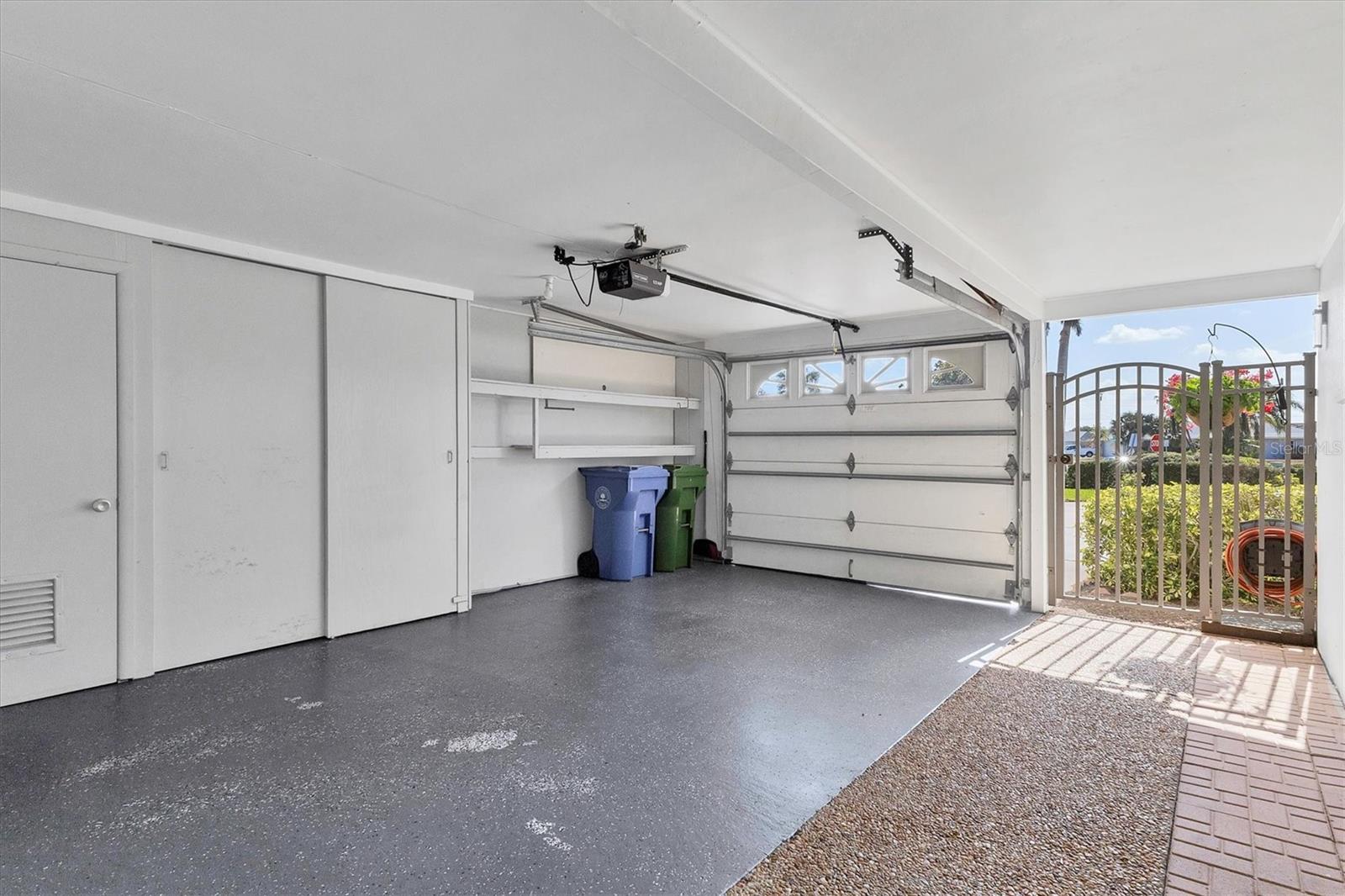 VILLAGE GREEN OF BRADENTON SEC 3 - Residential