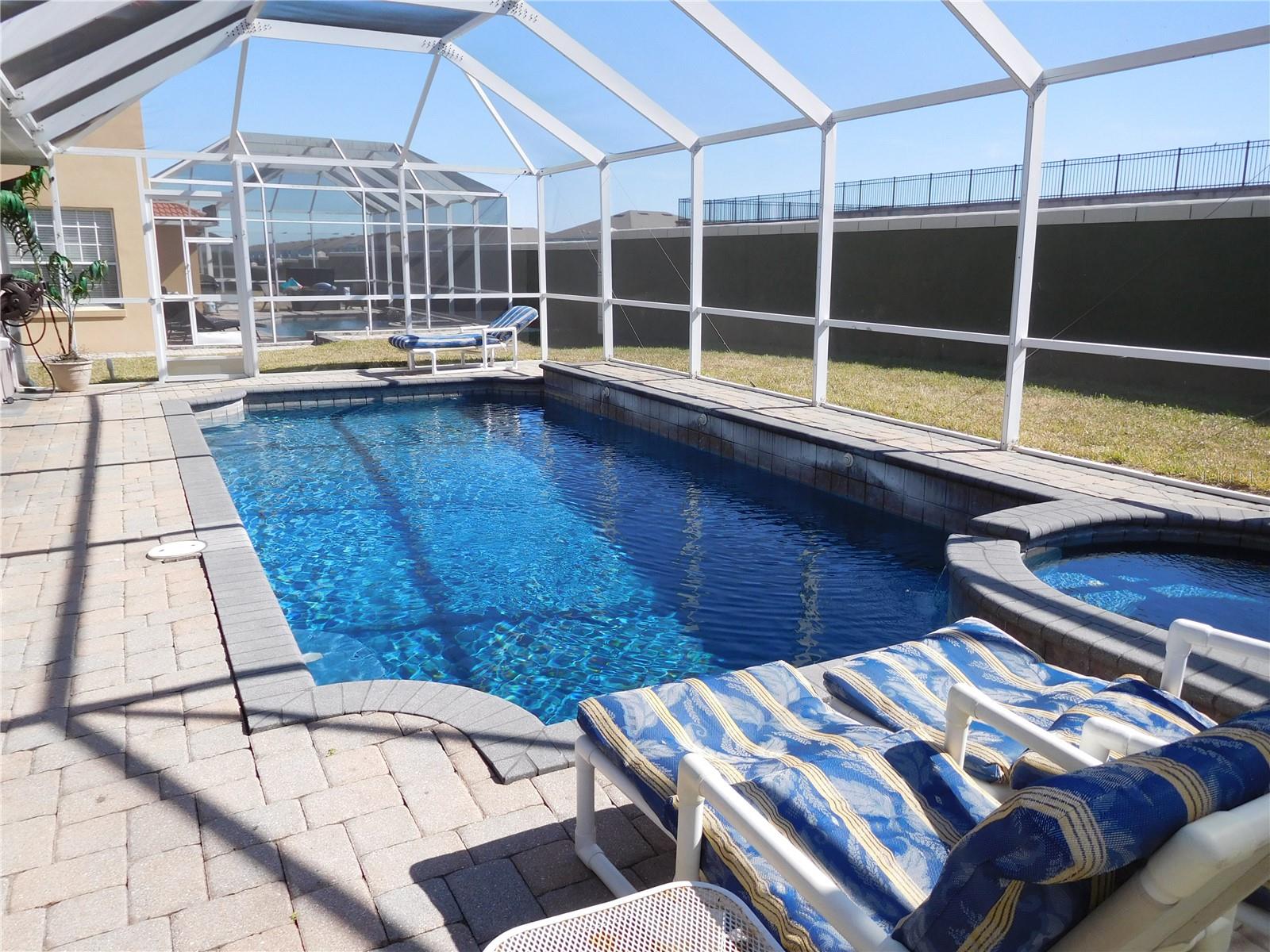422 VISTA DRIVE
