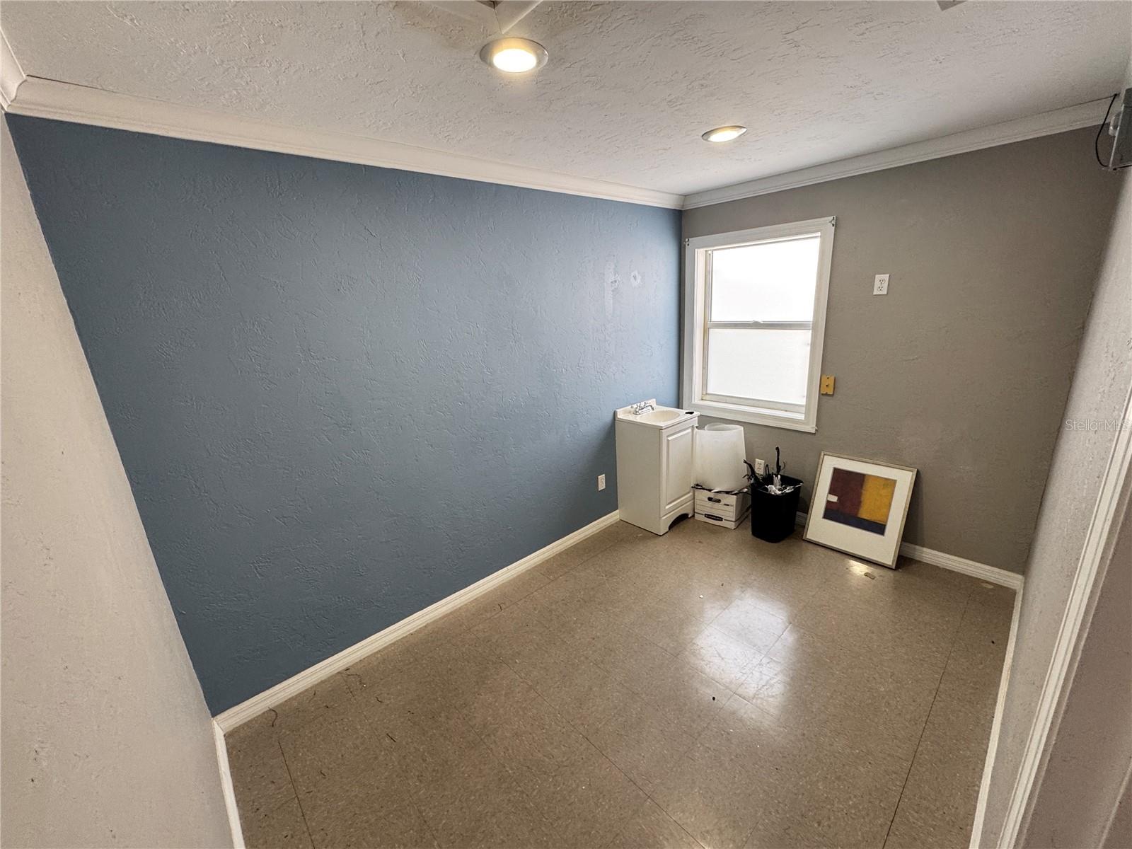 KENILWORTH PARK - Commercial Sale