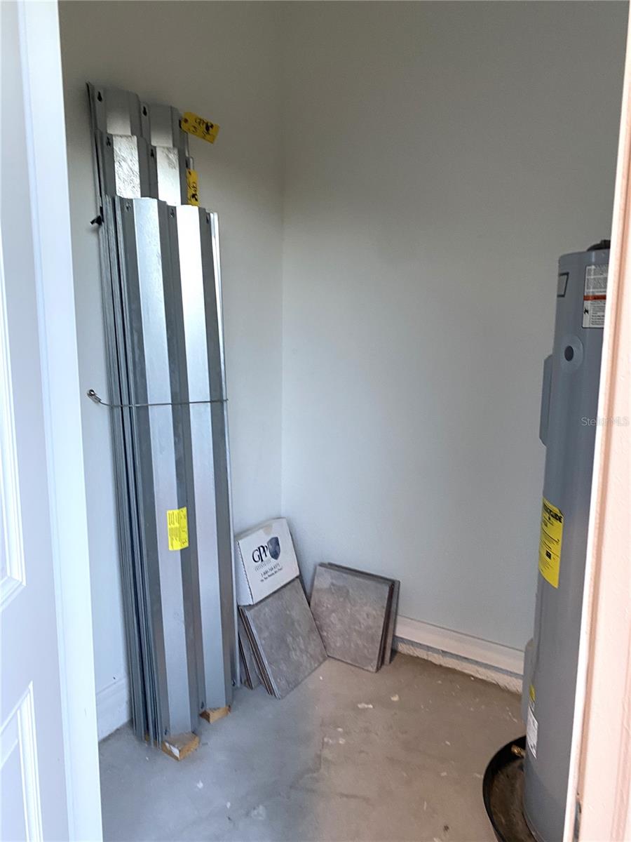 BRADFORD MANOR TWNHSES - Residential Lease
