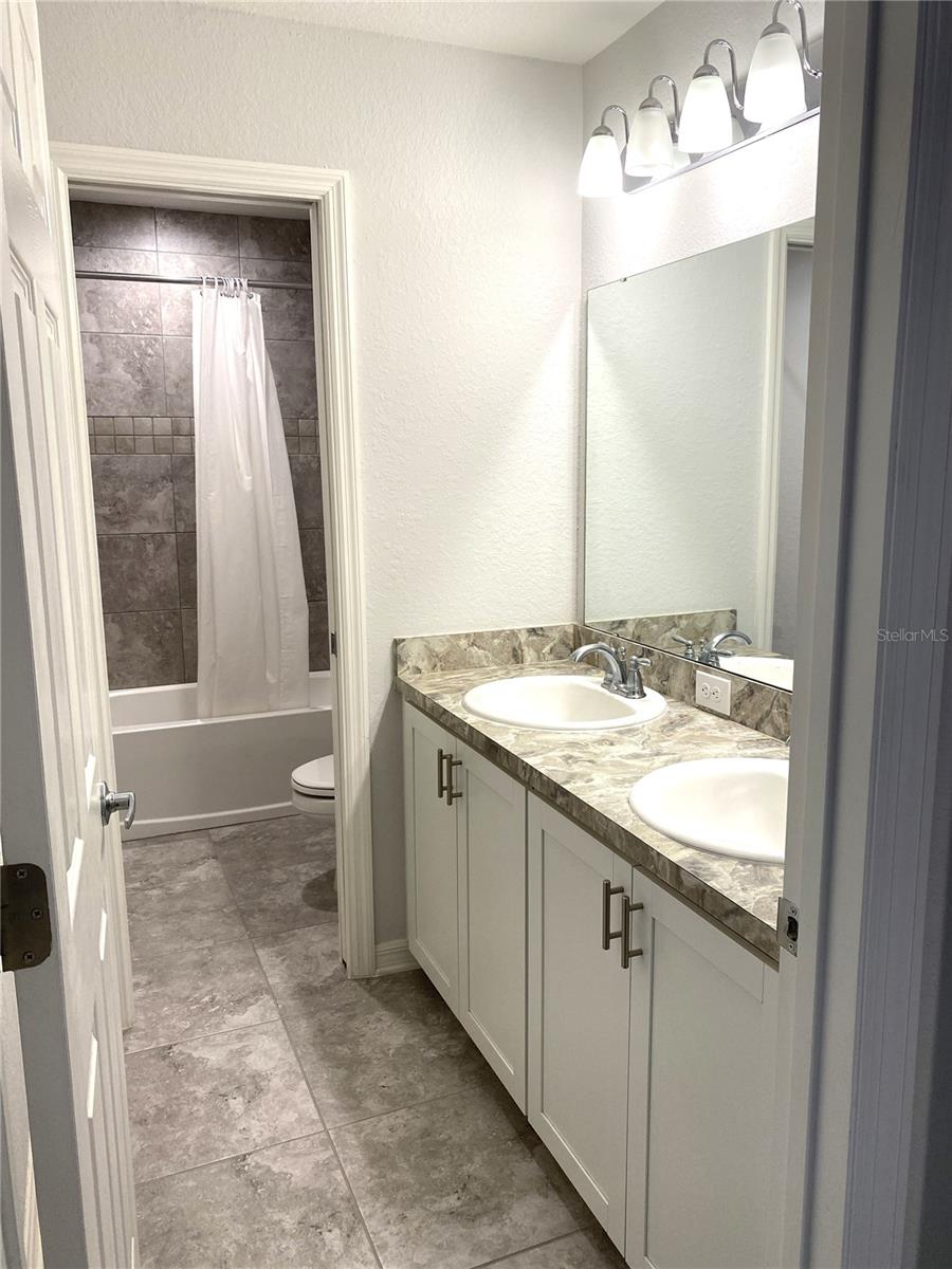 BRADFORD MANOR TWNHSES - Residential Lease