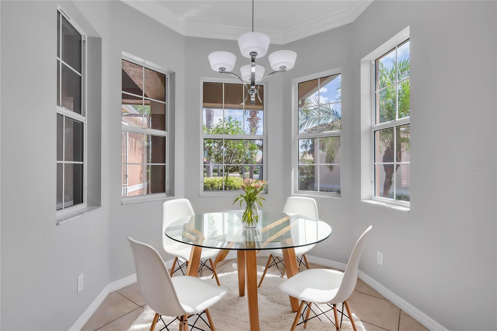 VALENCIA LAKES - Residential