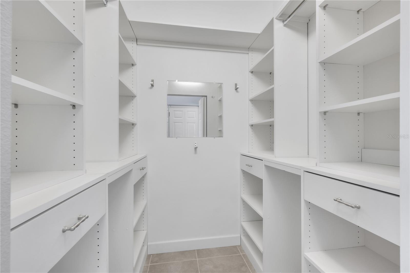 VALENCIA LAKES - Residential