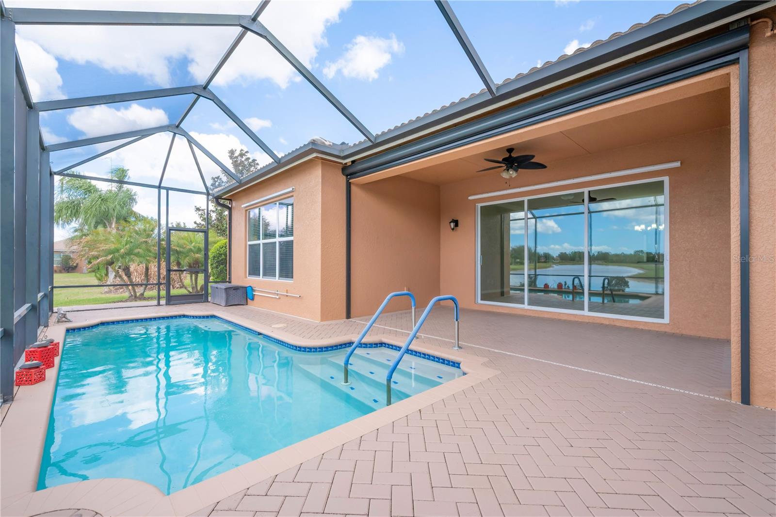 VALENCIA LAKES - Residential