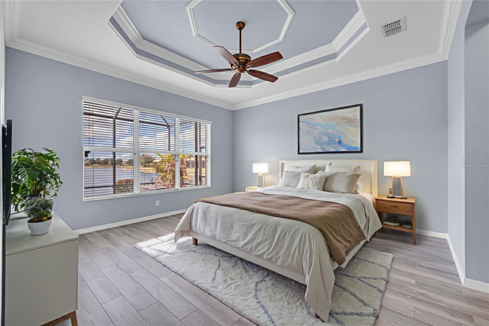 VALENCIA LAKES - Residential