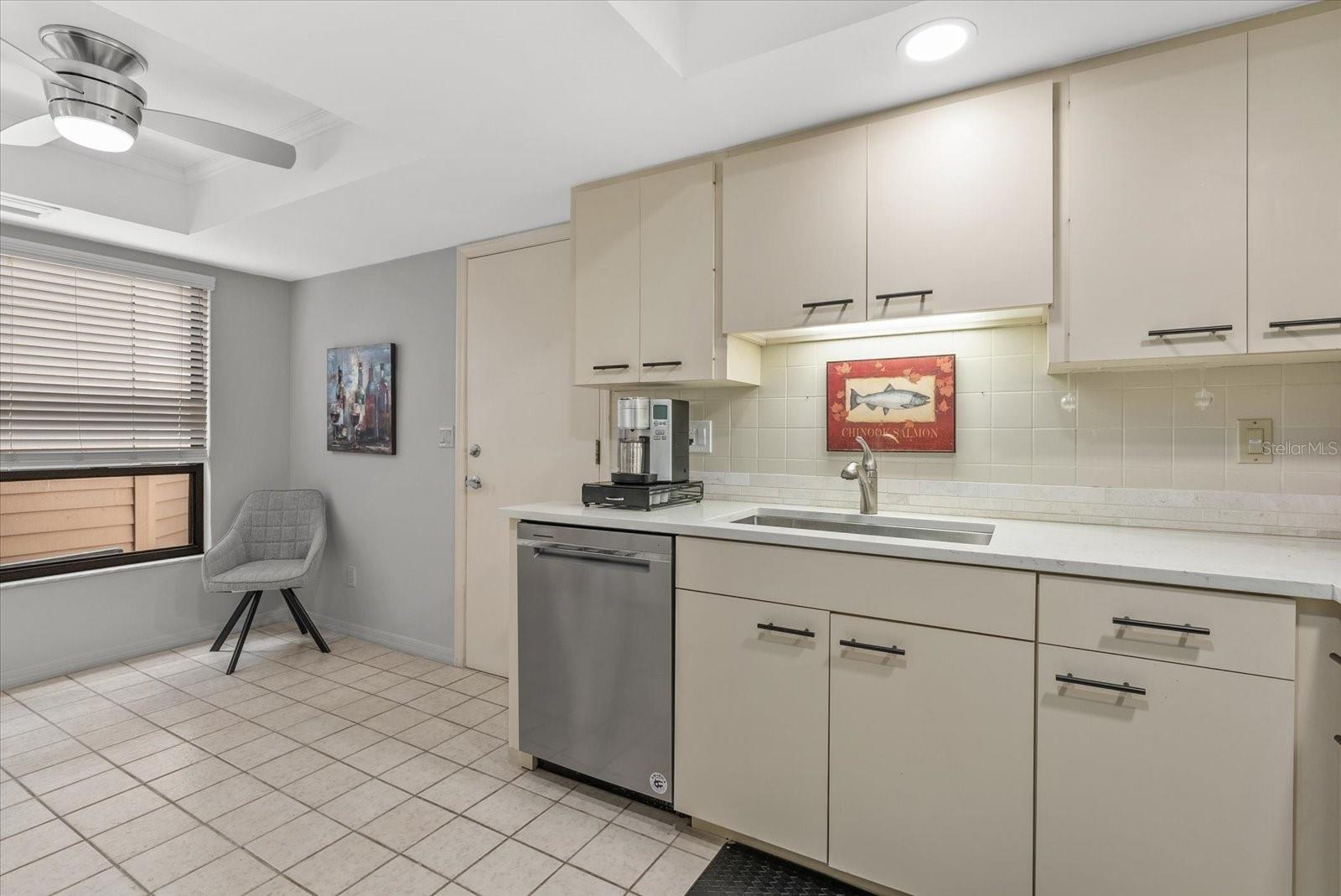 LAKESHORE VILLAGE - Residential