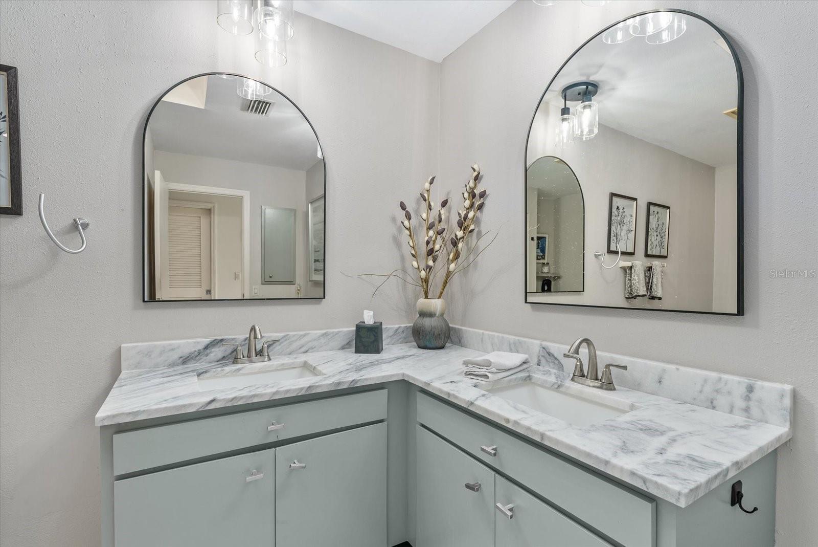 LAKESHORE VILLAGE - Residential