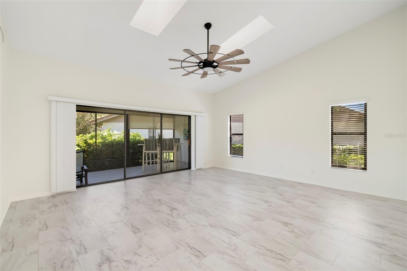 3862 WILSHIRE CIRCLE W 107