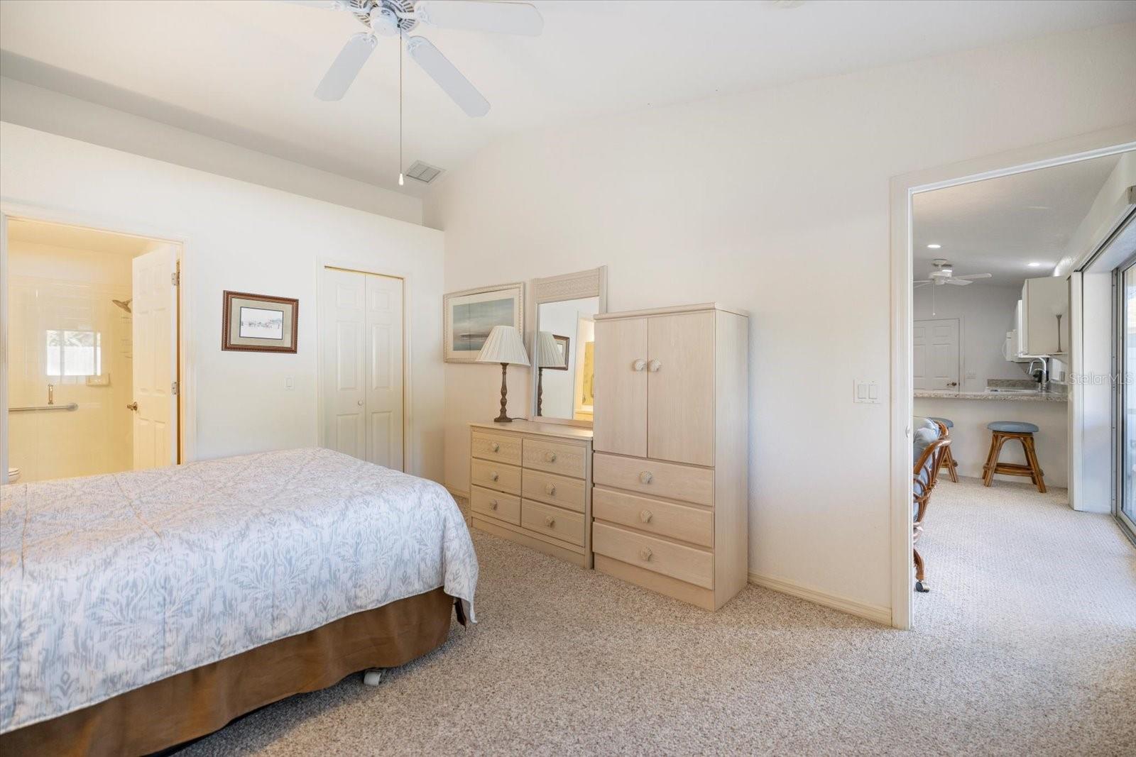 SOUTH VENICE - Residential