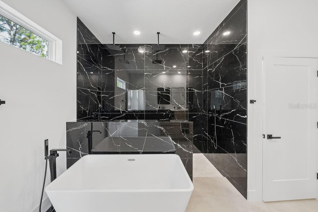 ROLLING HILLS UN 05 - Residential