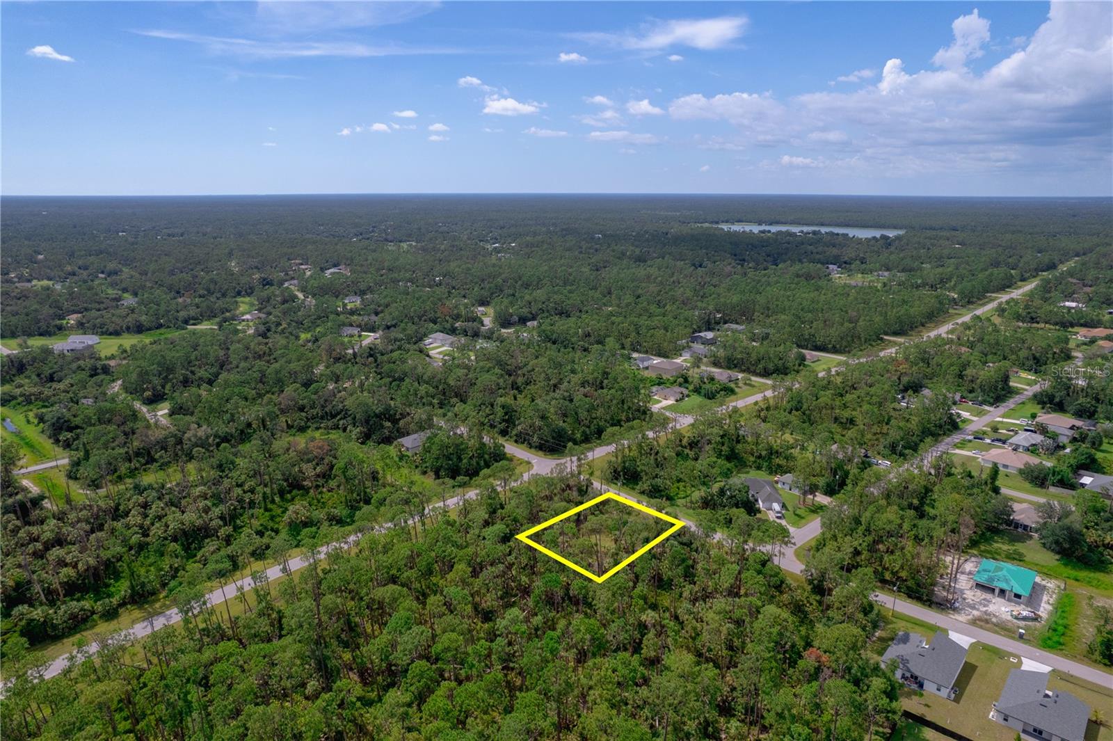 Cleared lot, ready for you to build your dream home! Located near plenty of shopping and amenities.
