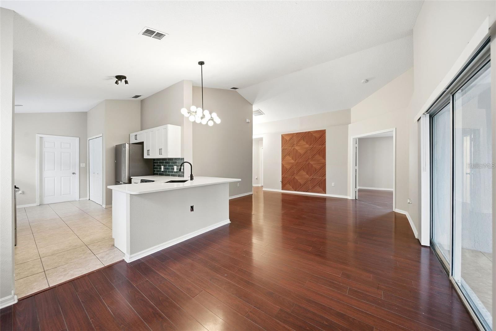 BRIDGEWATER CROSSING PHASE 01 - Residential