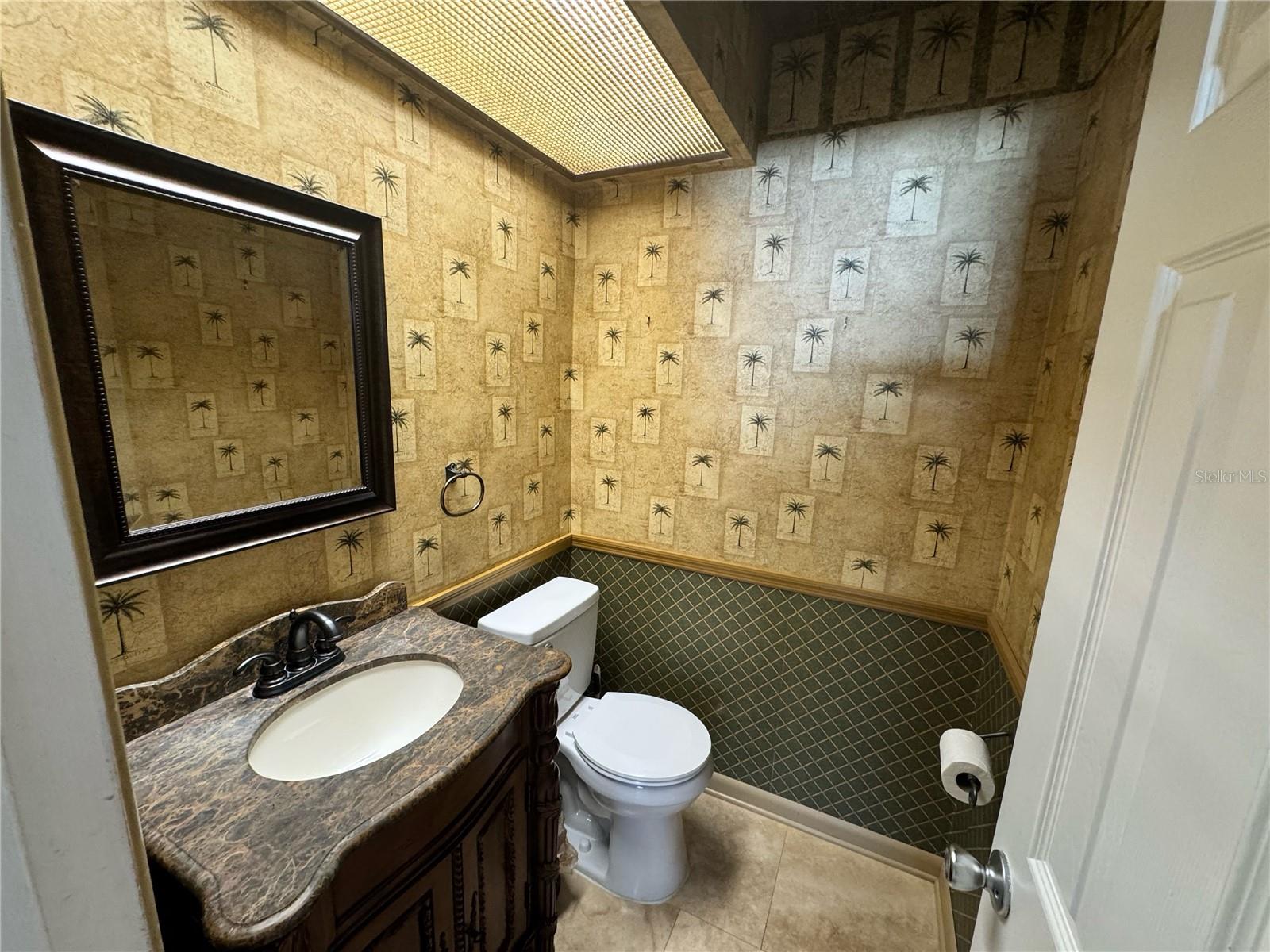 TWELVE OAKS VILLAGE UNIT 3 - Residential Lease