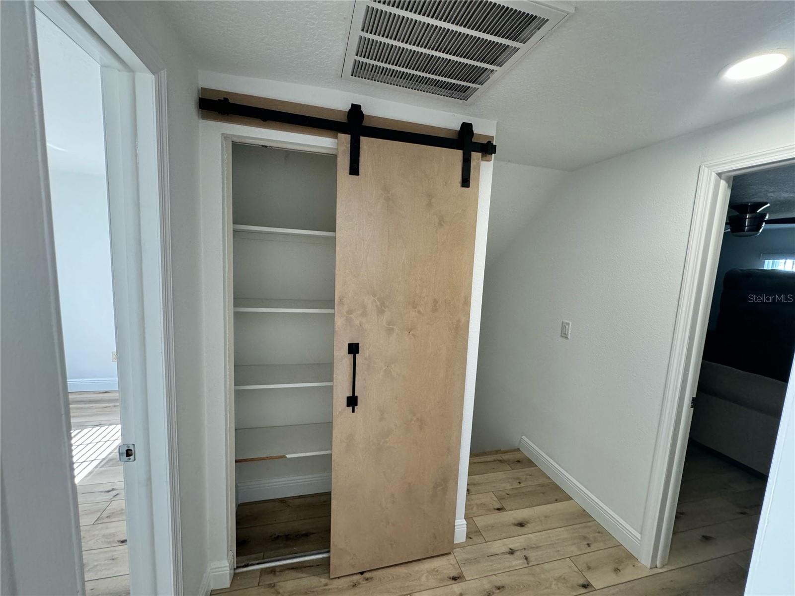 TWELVE OAKS VILLAGE UNIT 3 - Residential Lease