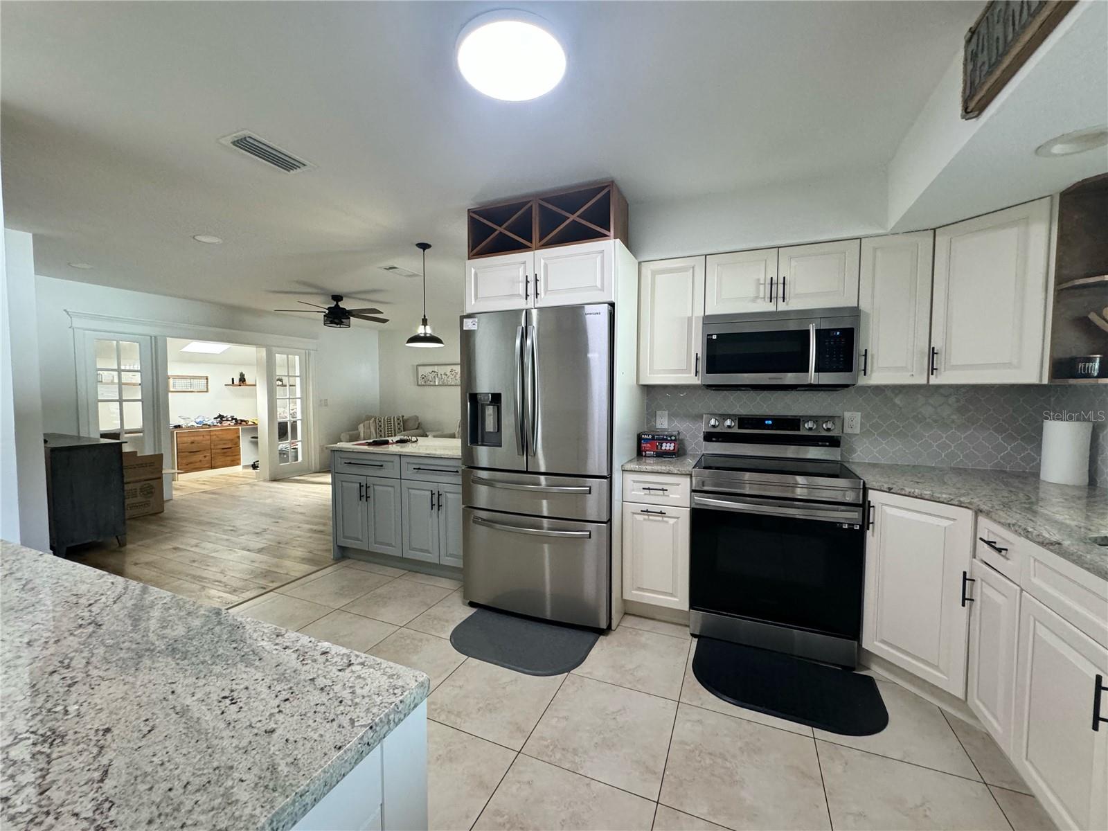 TWELVE OAKS VILLAGE UNIT 3 - Residential Lease