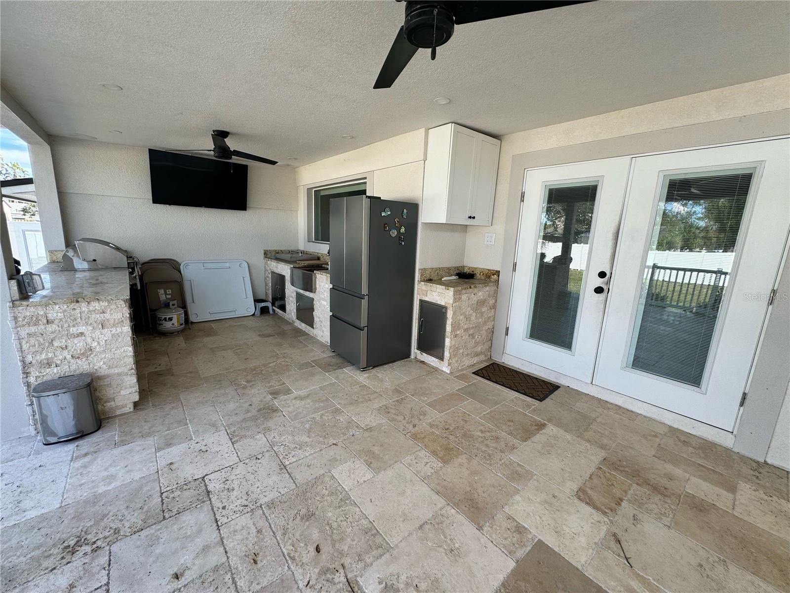 TWELVE OAKS VILLAGE UNIT 3 - Residential Lease