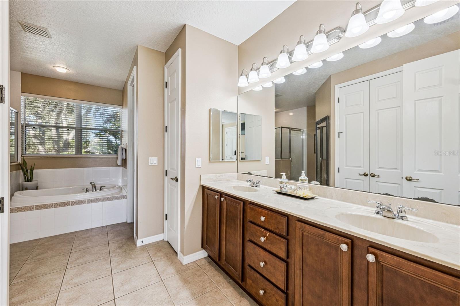 MISTY OAKS - Residential