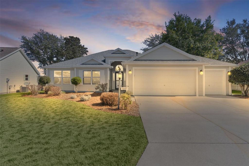 Photo of 17645 SE 93rd Carson Terrace, The Villages, FL 32162 (MLS # G5107557)