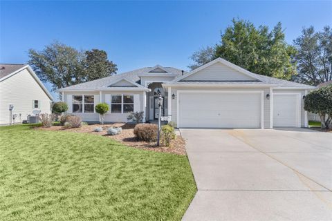 Photo of 17645 SE 93rd Carson Terrace, The Villages, FL 32162 (MLS # G5107557)
