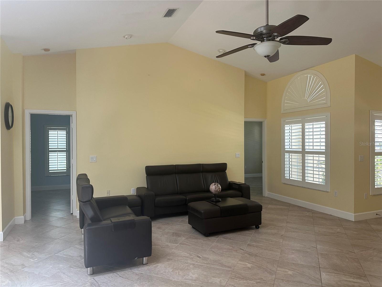 217 CARRIAGE HOUSE LANE 217