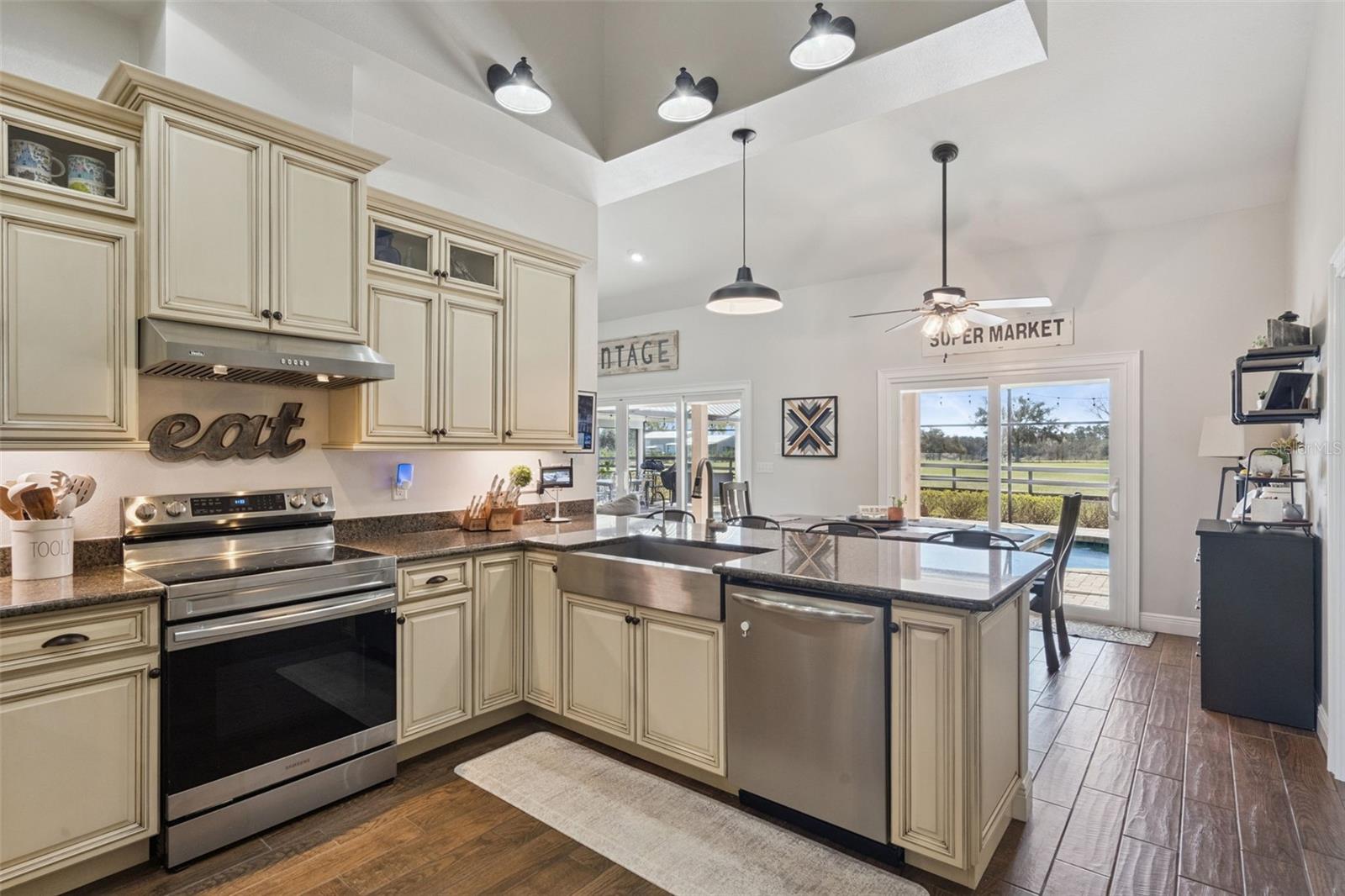 GROVELAND FARMS 32-22-25 - Residential