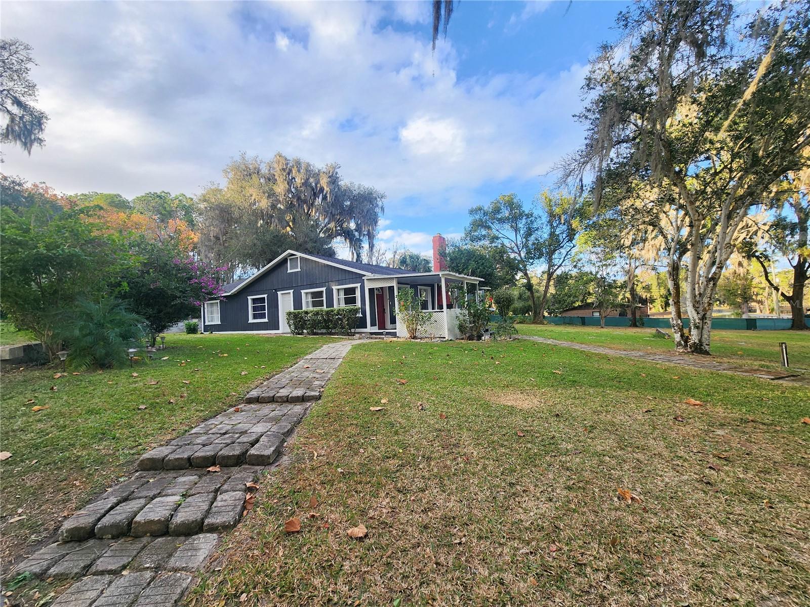 6580 S MAGNOLIA AVENUE