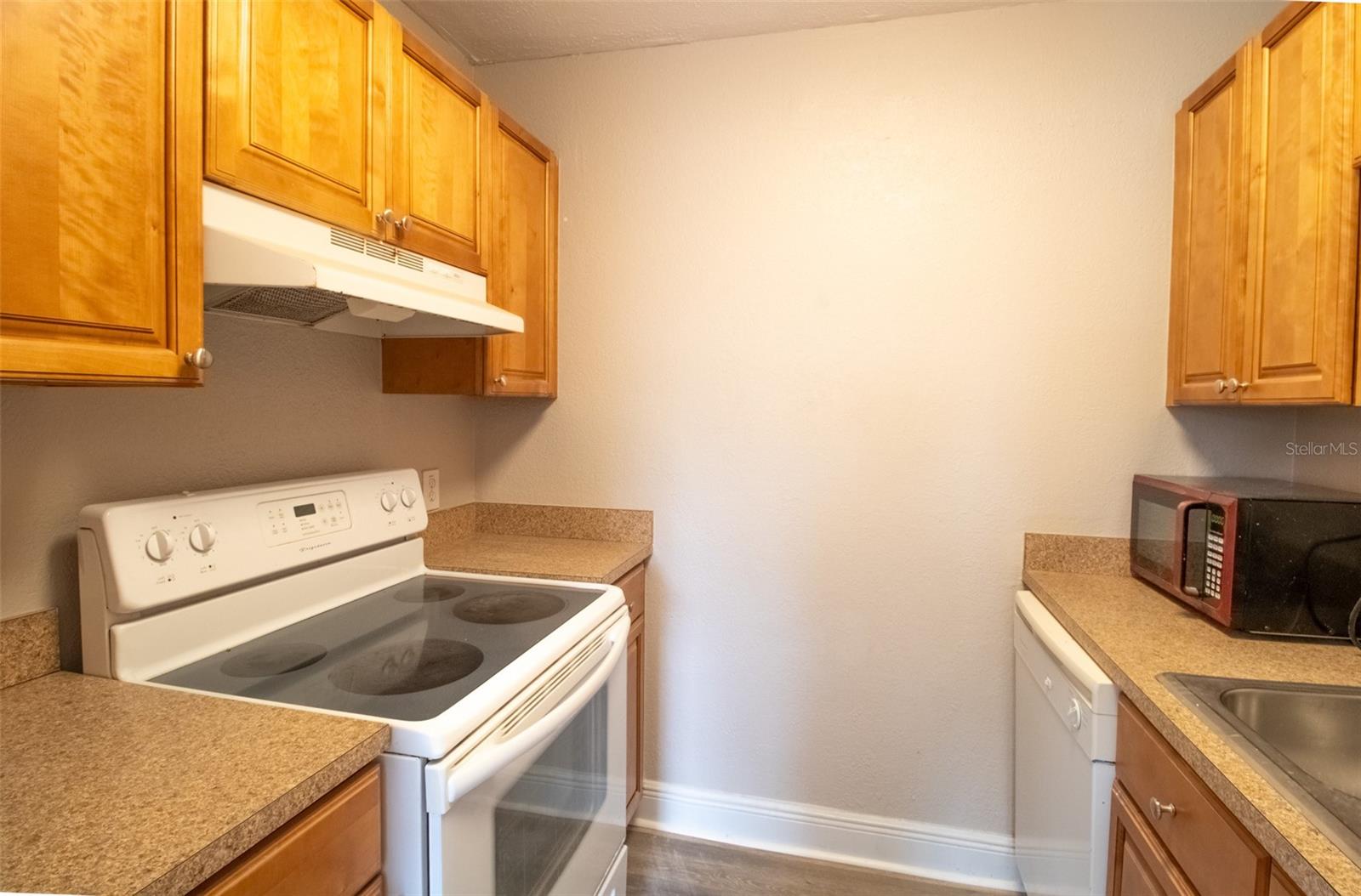 WHISPERING OAKS - Residential Lease