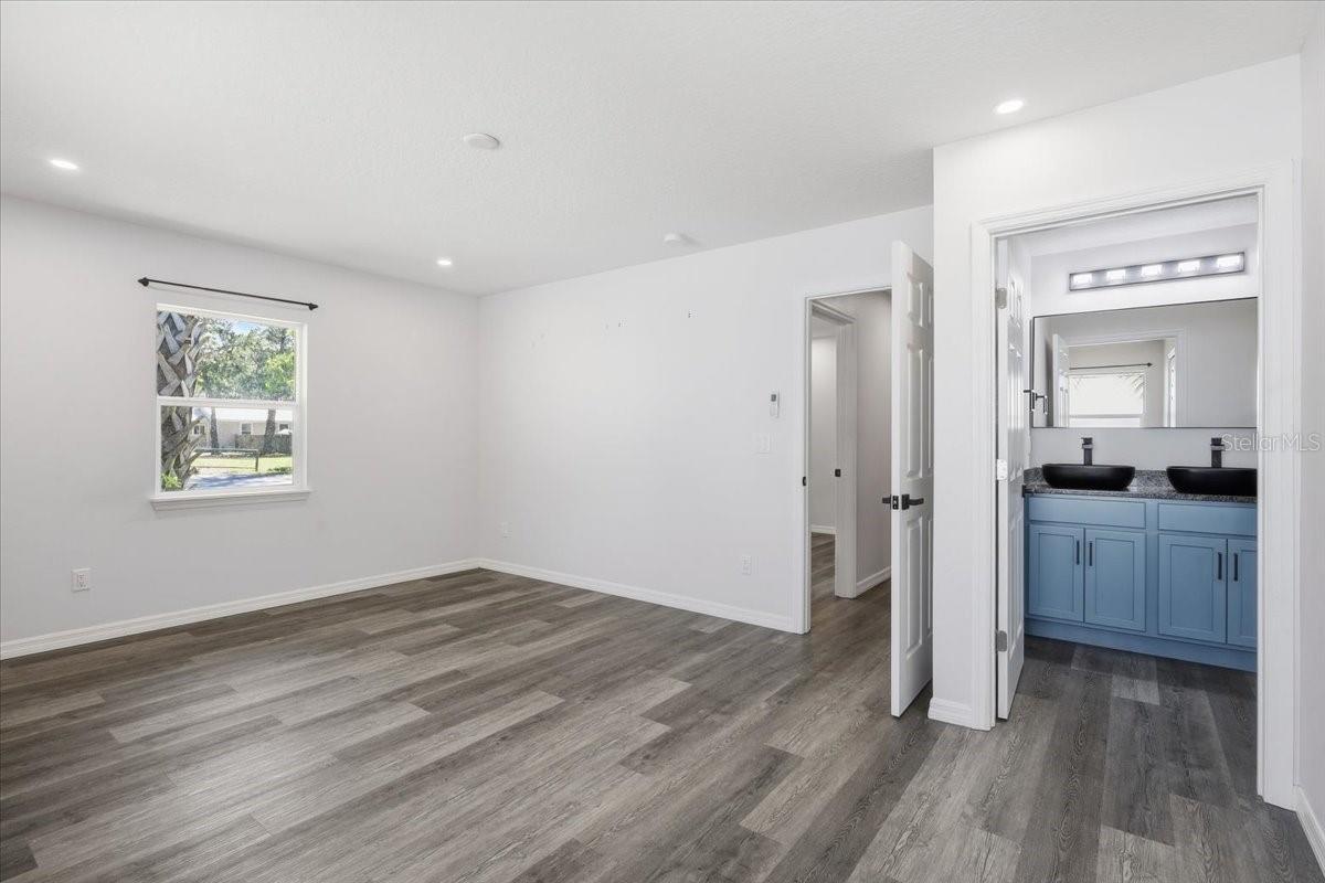 COLONY PARK - Residential