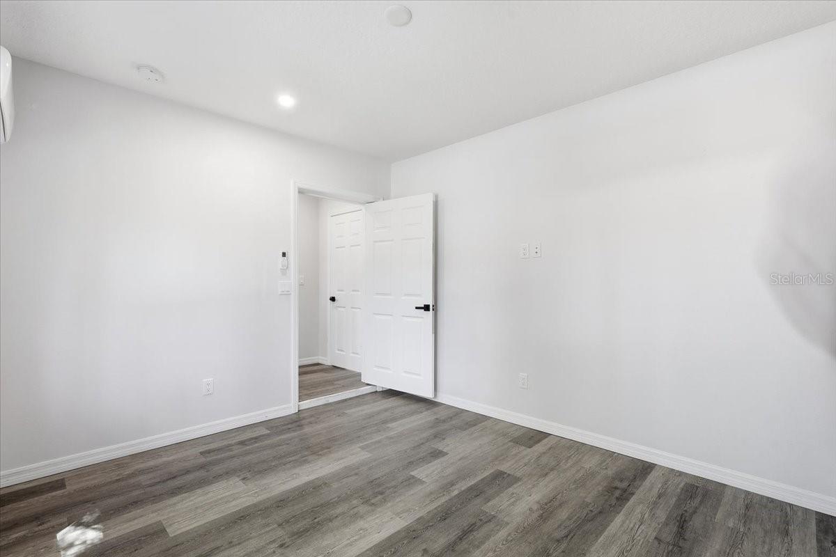 COLONY PARK - Residential