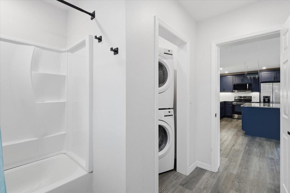 COLONY PARK - Residential