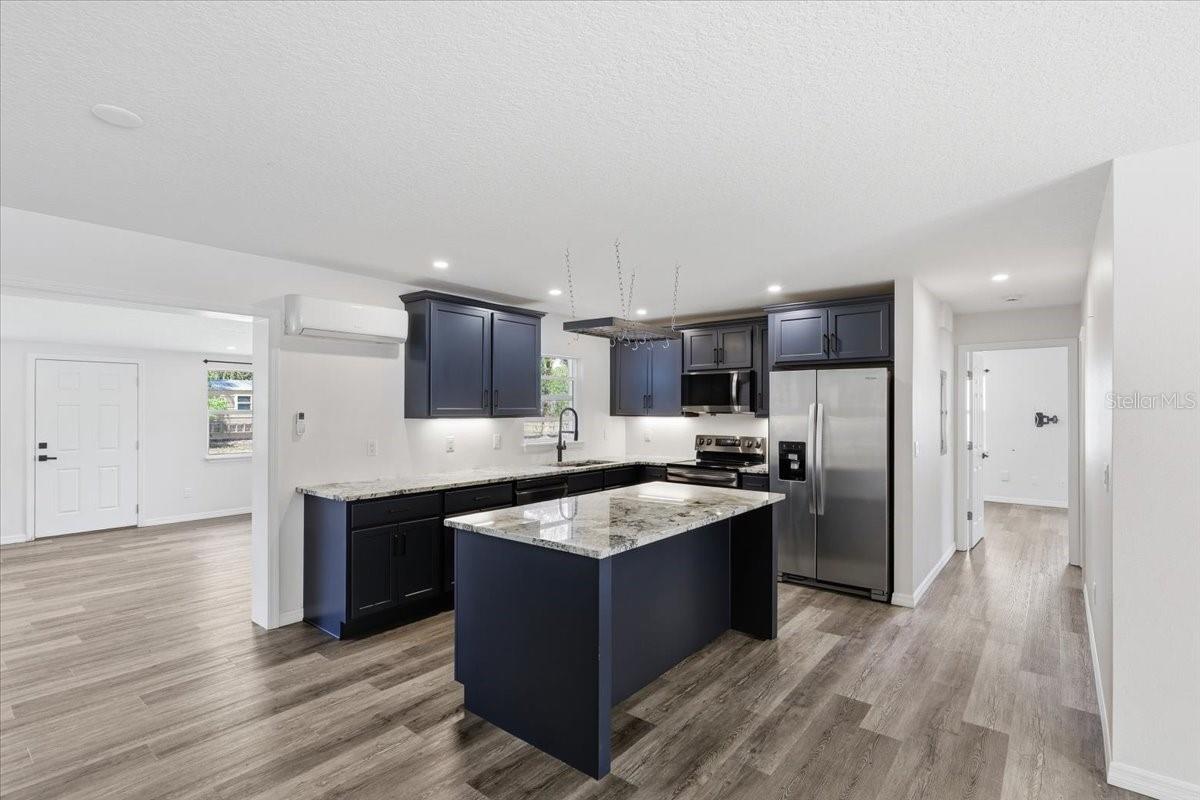 COLONY PARK - Residential