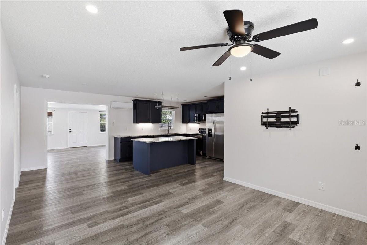 COLONY PARK - Residential