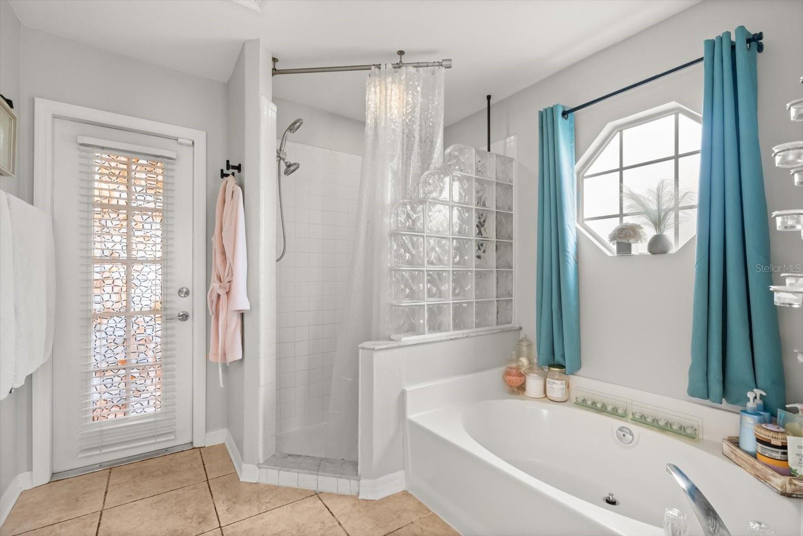 CHASE GROVES UNIT 1 - Residential