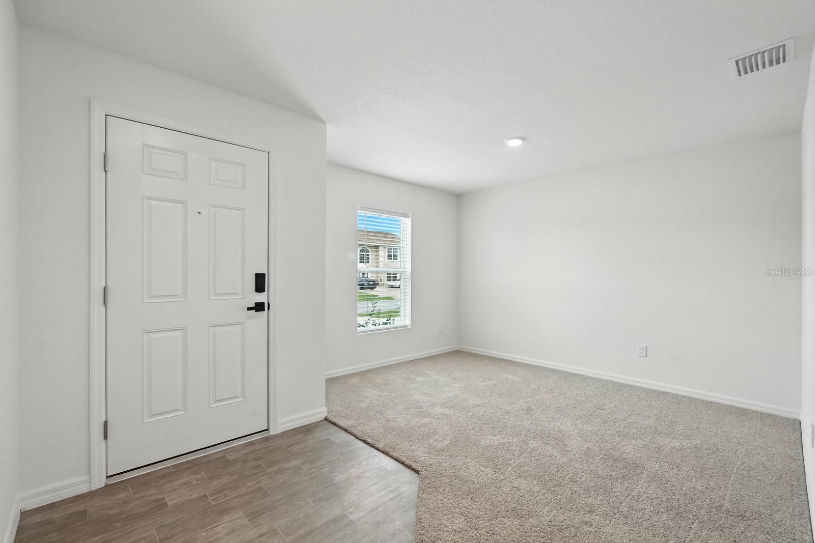 17 ROXBURY LANE