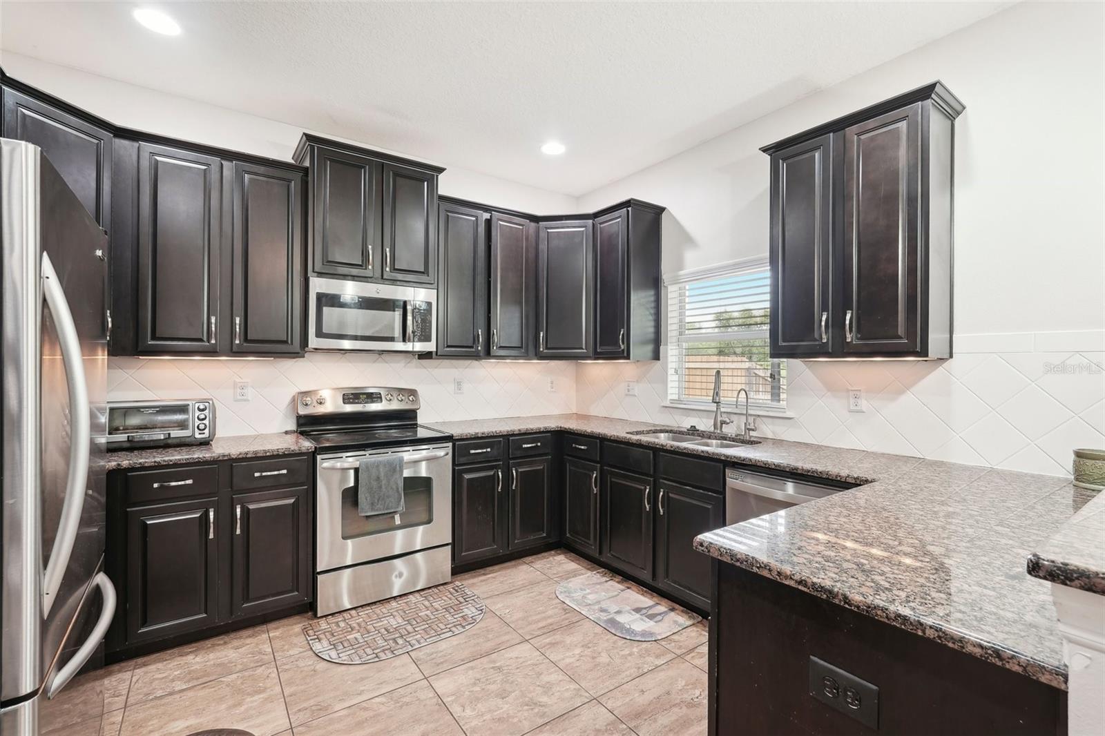 12402 FAIRLAWN DRIVE